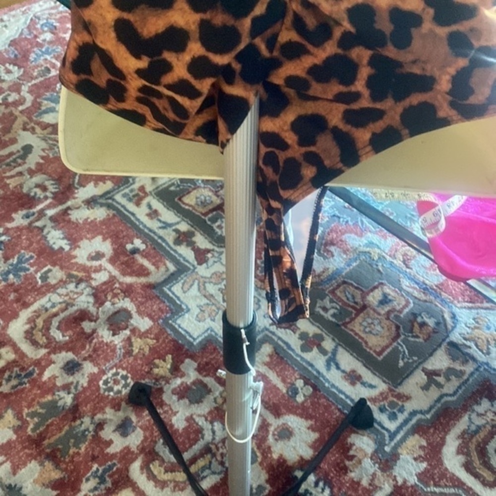 G string bathing suit , leopard 🐆 print sizeL, Kylie Jenner bathing suit - Picture 5 of 8